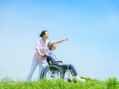 今日の勉強会は？オーダーの車椅子を作る技術を学んでます